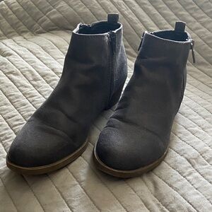 Carlos by Carlos Santana Women's Gray Ankle Boots